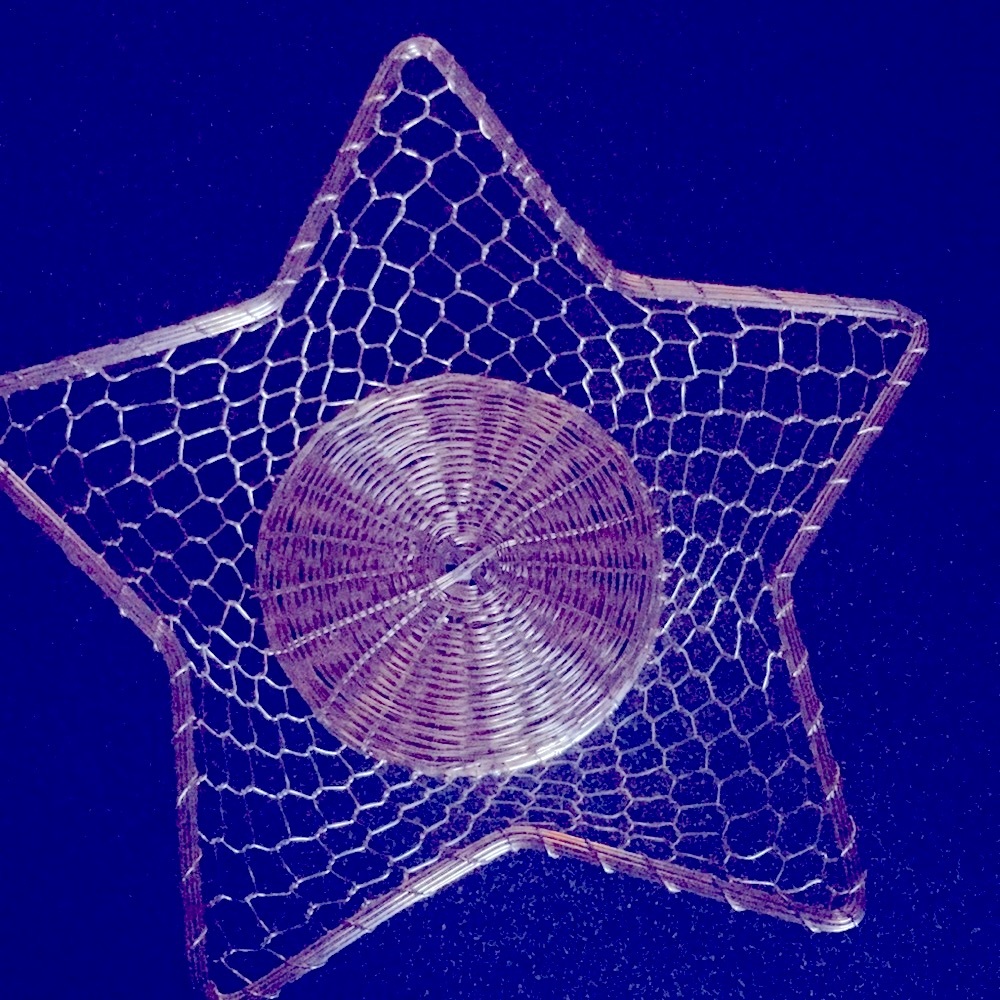 Metal star basket